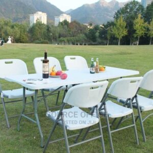 spacious 16 seat folding table