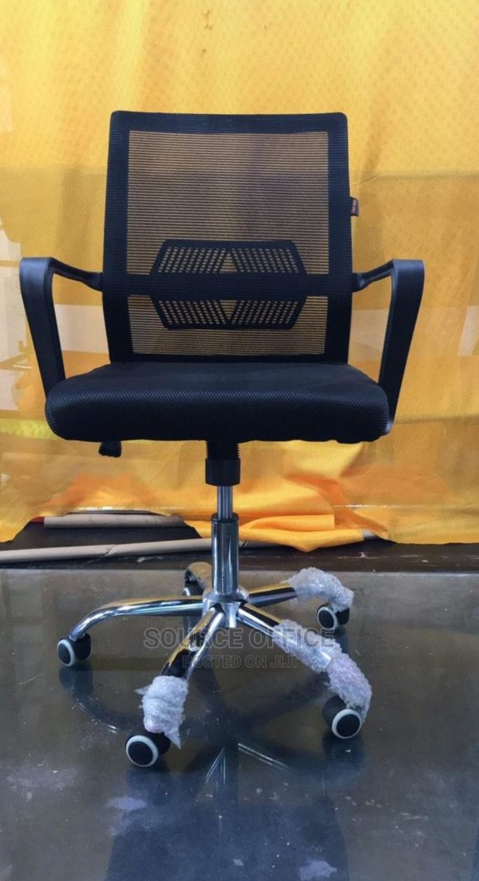 executive office chair with adjustable features executive office chair with adjustable features