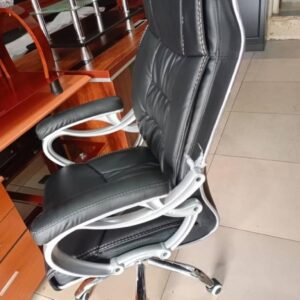 modern deluxe manager chair