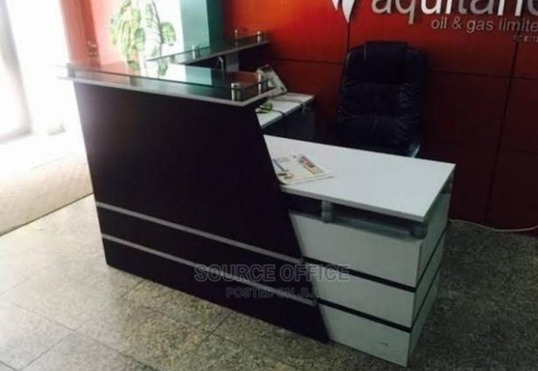 stylish-office-welcome-counter Modern Reception Desk Uganda 1.4m Office Furniture Kampala Durable Wooden Construction Design - Image 1
