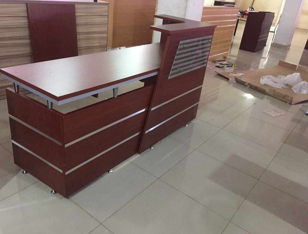 wooden-office-reception-unit Modern Reception Desk Uganda 1.8m Office Furniture Kampala Durable Commercial Grade Build Quality - Image 1