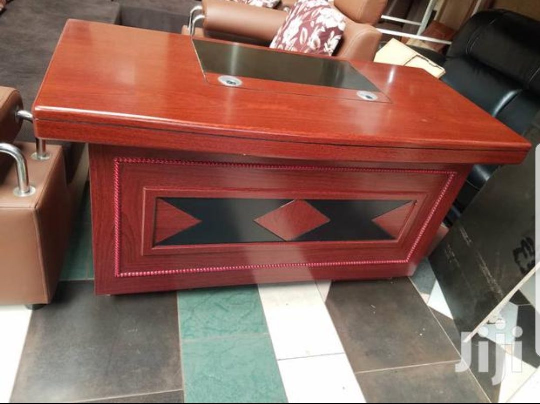 classic-1400mm-executive-office-desk-for-executive-suites Classic 1400mm Executive Office Desk for Executive Suites - Image 1