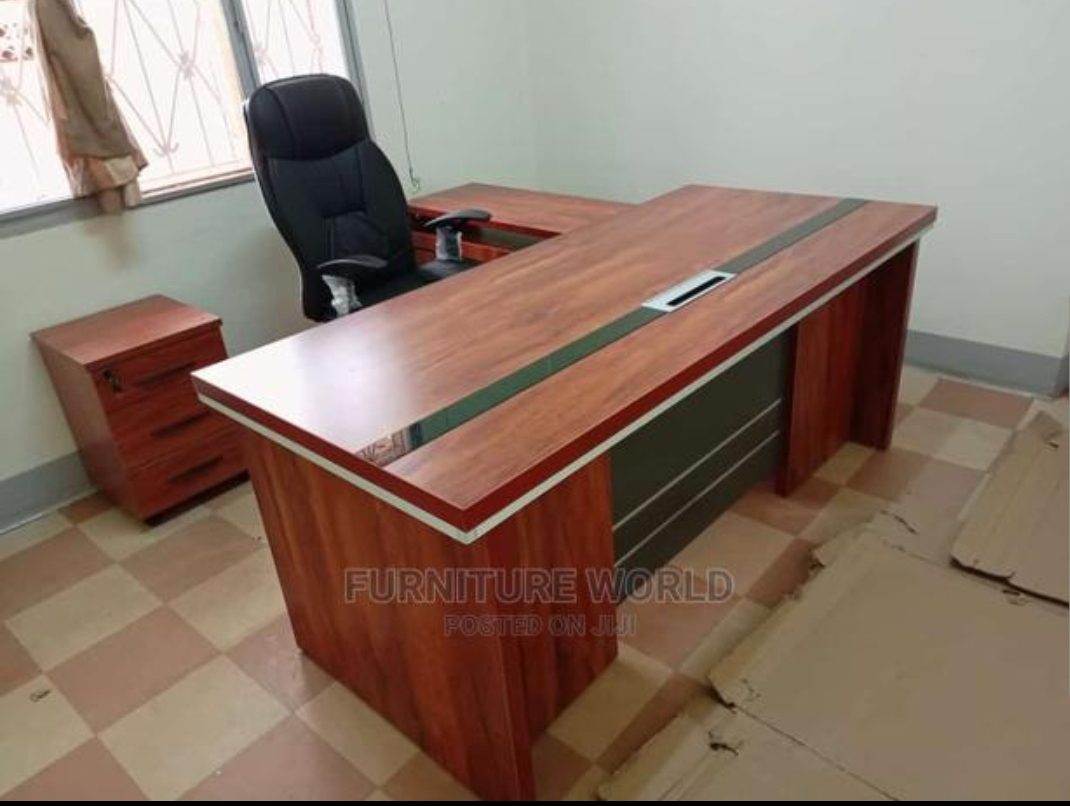 classic-1400mm-executive-office-desk-for-managers Classic 1400mm Executive Office Desk for Managers - Image 1