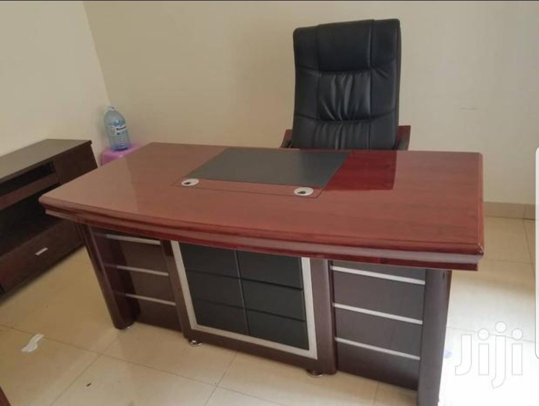 classic-1400mm-executive-office-desk-with-cable-management Classic 1400mm Executive Office Desk with Cable Management - Image 1