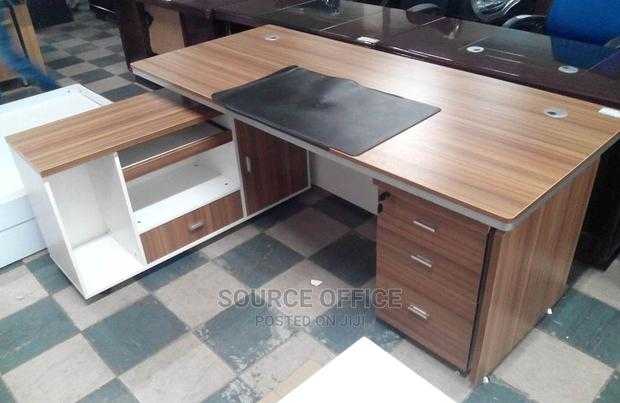 contemporary-1400mm-executive-office-desk-for-executive-suites Contemporary 1400mm Executive Office Desk for Executive Suites - Image 1