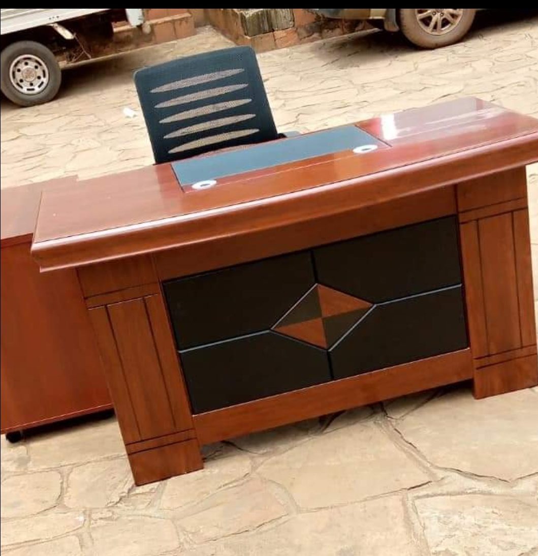 elite-1400mm-executive-office-desk-with-lockable-storage Elite 1400mm Executive Office Desk with Lockable Storage - Image 1
