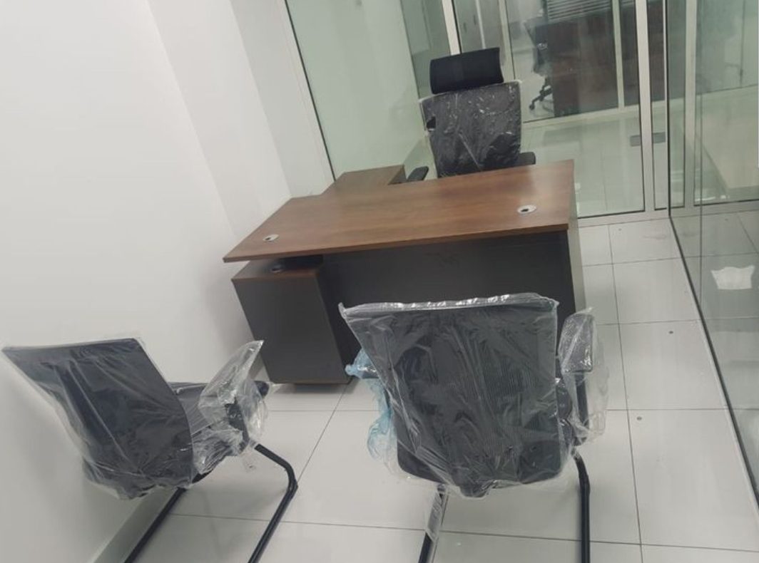 ergonomic-1400mm-executive-office-desk-with-side-cabinet Ergonomic 1400mm Executive Office Desk with Side Cabinet - Image 1