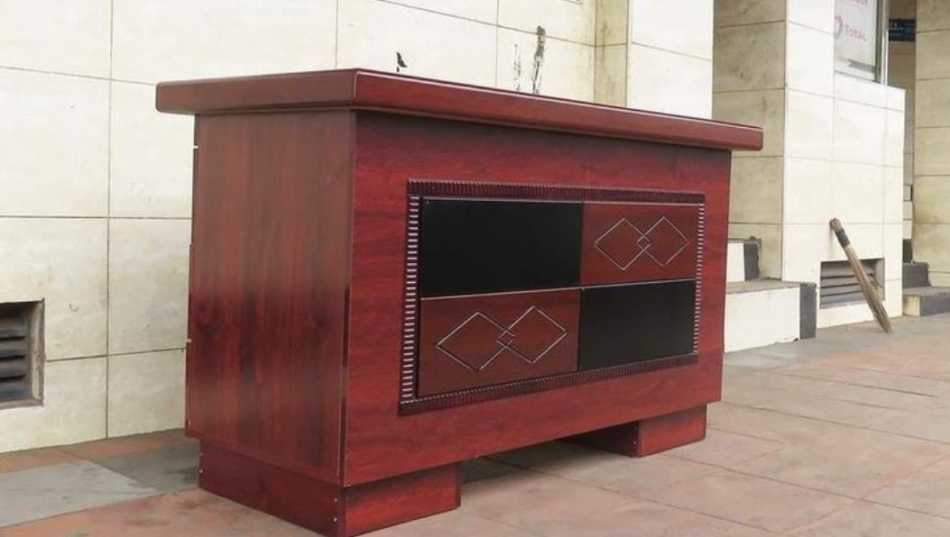 exclusive-1400mm-executive-office-desk-for-managers Exclusive 1400mm Executive Office Desk for Managers - Image 1