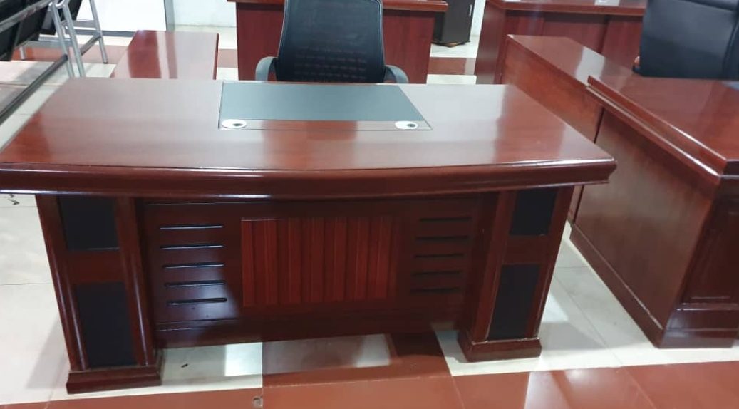 exclusive-1400mm-executive-office-desk-with-lockable-storage Exclusive 1400mm Executive Office Desk with Lockable Storage - Image 1