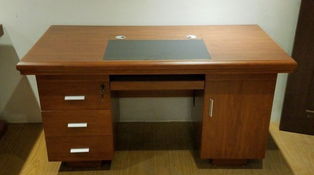 exclusive-1400mm-executive-office-desk-with-spacious-worktop Exclusive 1400mm Executive Office Desk with Spacious Worktop - Image 1