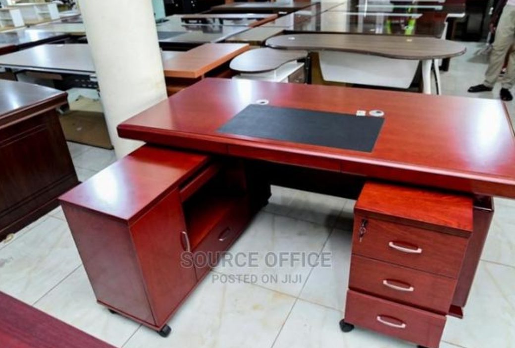 innovative-1400mm-executive-office-desk-for-executive-suites Innovative 1400mm Executive Office Desk for Executive Suites - Image 1