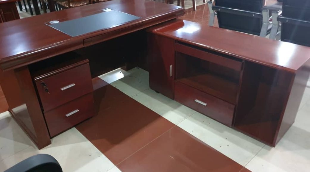 innovative-1400mm-executive-office-desk-with-lockable-storage Innovative 1400mm Executive Office Desk with Lockable Storage - Image 1