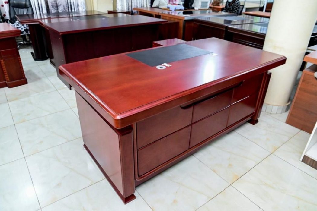 refined-1400mm-executive-office-desk-contemporary-finish Refined Executive Office Desk Contemporary Finish - Image 1