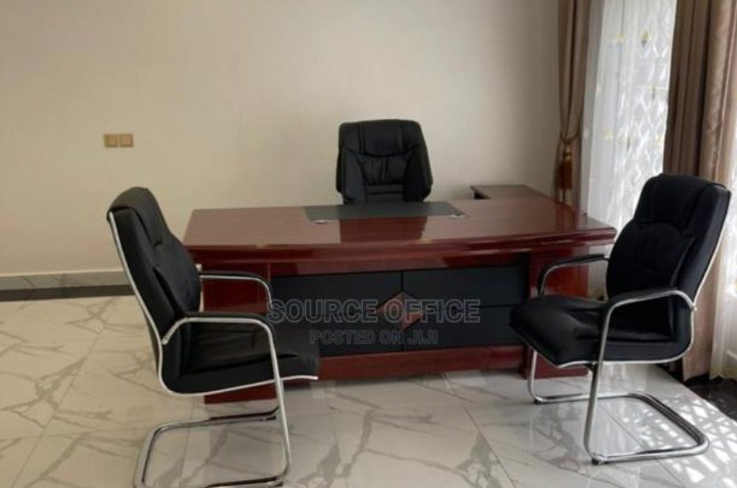 smart-1400mm-executive-office-desk-with-spacious-worktop Smart 1400mm Executive Office Desk with Spacious Worktop - Image 1