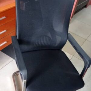 compact cantilever visitor chair