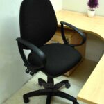 adjustable black office chair uganda
