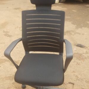 comfortable black mesh office chair