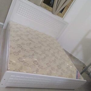 cream workstation bed