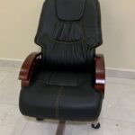 height adjustable manager chair