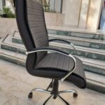 high density foam manager chair