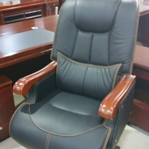 luxury deluxe office chair uganda