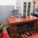 Elegant 1400mm Executive Office Desk with Lockable Storage