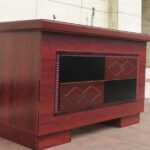 Exclusive 1400mm Executive Office Desk for Managers
