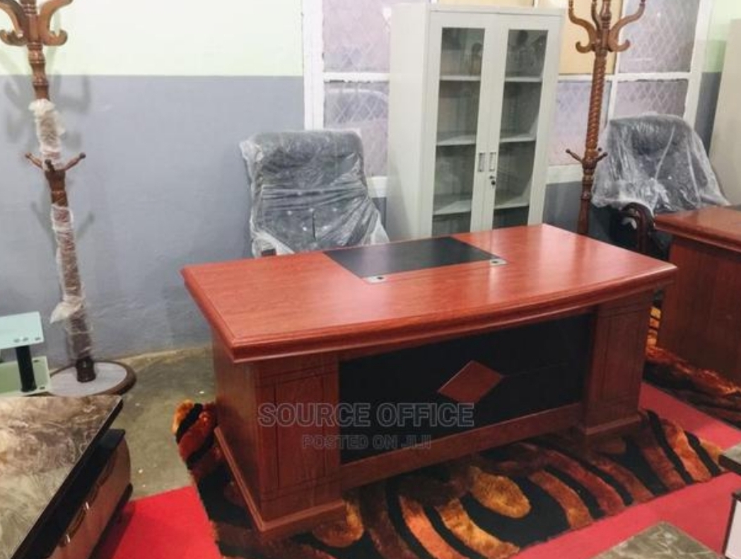 refined-1400mm-executive-office-desk-for-managers Refined Executive Office Desk for Managers - Image 1